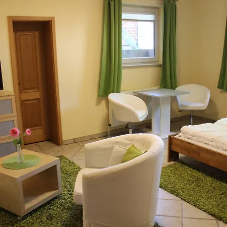 Privat bolig Haus Birkenallee Reckleben Gm 69705 *